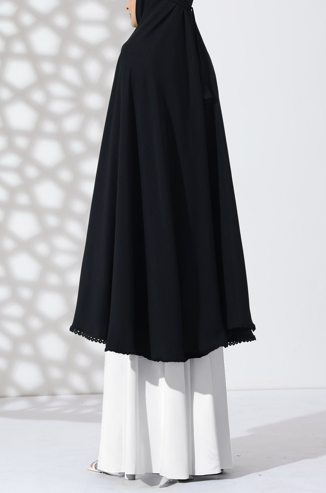 Prayer Lace Makhna Jet Black