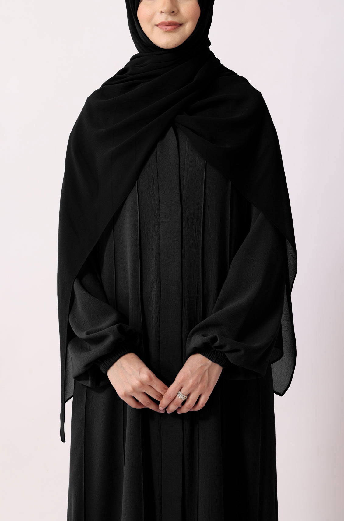 Simple Pleated Abaya Black