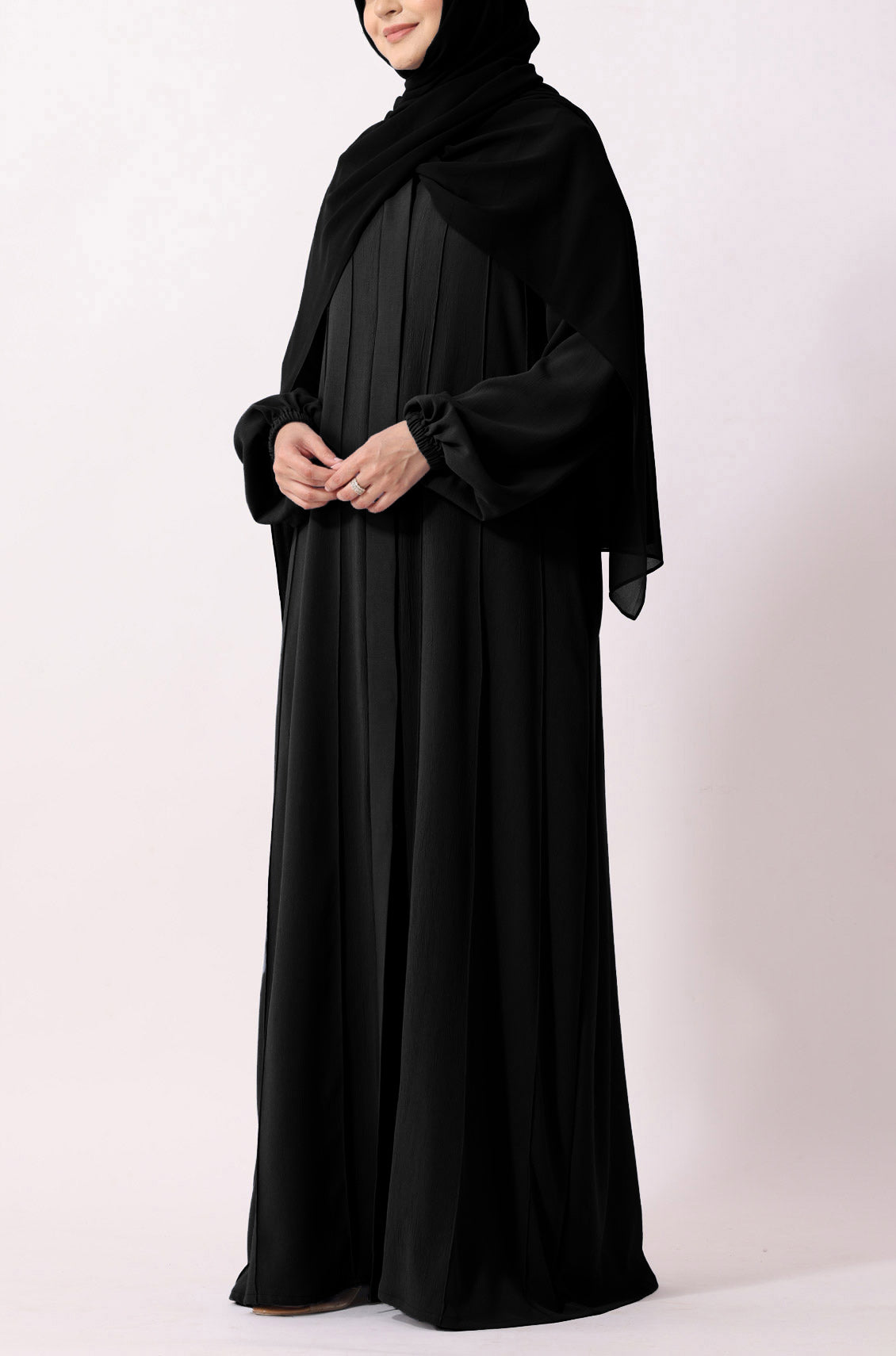 Simple Pleated Abaya Black