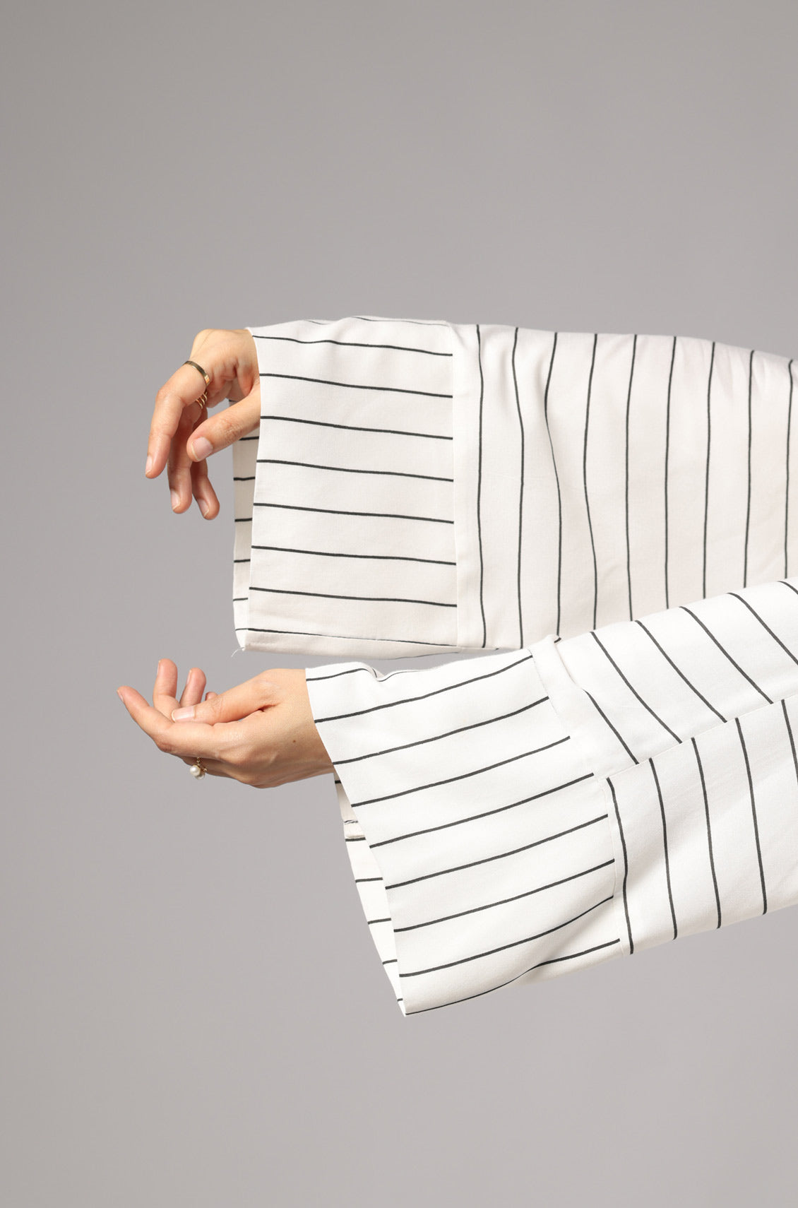 Zoya Striped Abaya- White