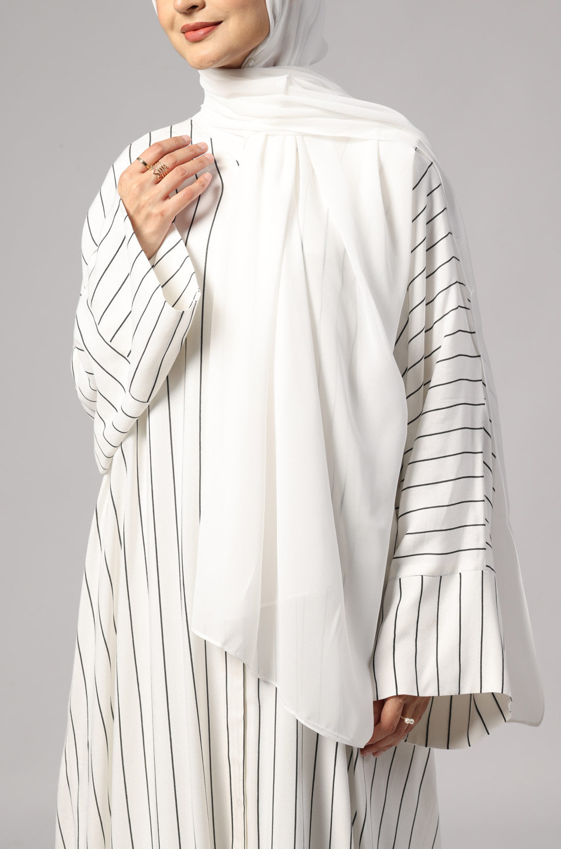 Zoya Striped Abaya- White
