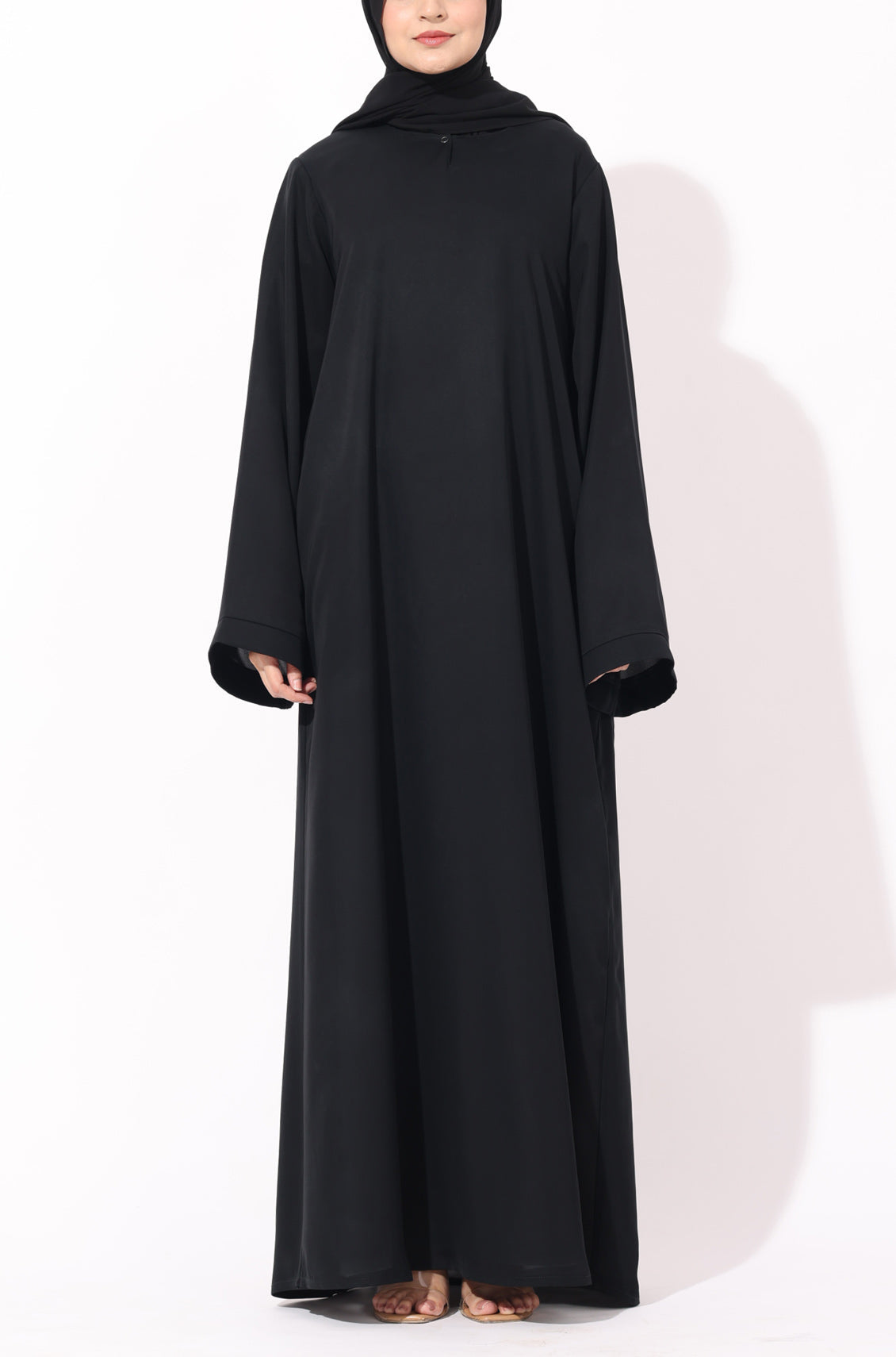 Black Nida Abaya Front Closed