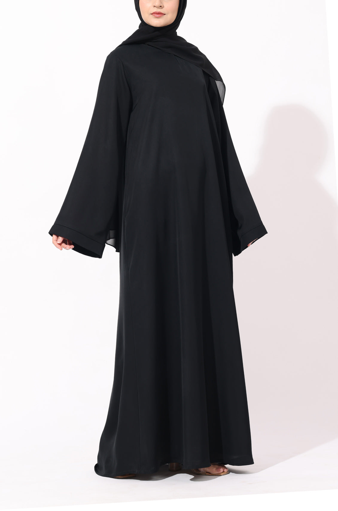Black Nida Abaya Front Closed